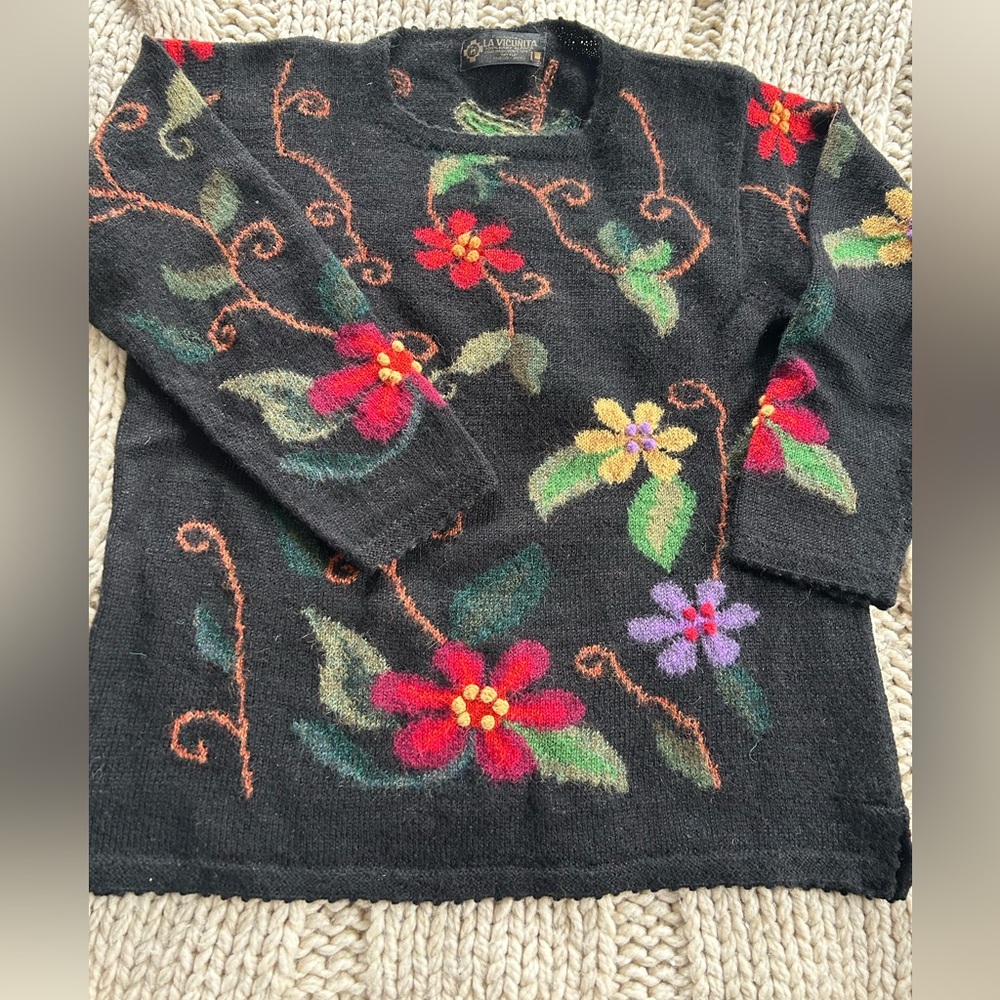La Vicunita Alpaca Floral Sweater